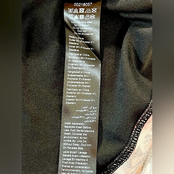 Avenue Ally Border Tunic, VERY SOFT! Color Rose Treasure Border, Size 22/24, NWT - Picture 8 of 11